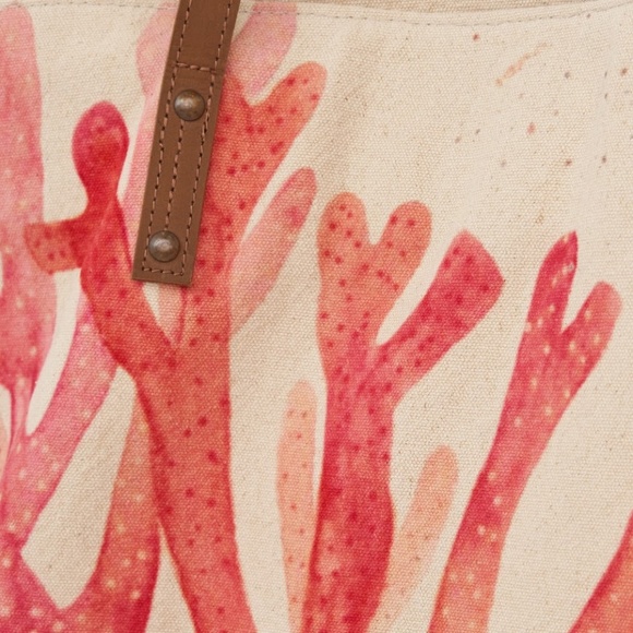 New Large Coral design bag made of canvas and with faux‎ leather handle. - Picture 2 of 4